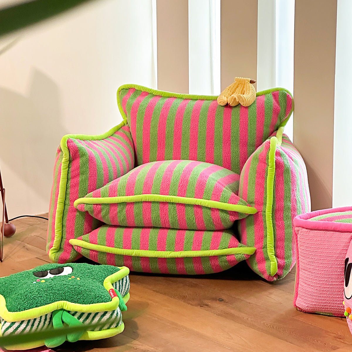 playful-mind-striped-lazy-sofa-chair_pink_1.jpg